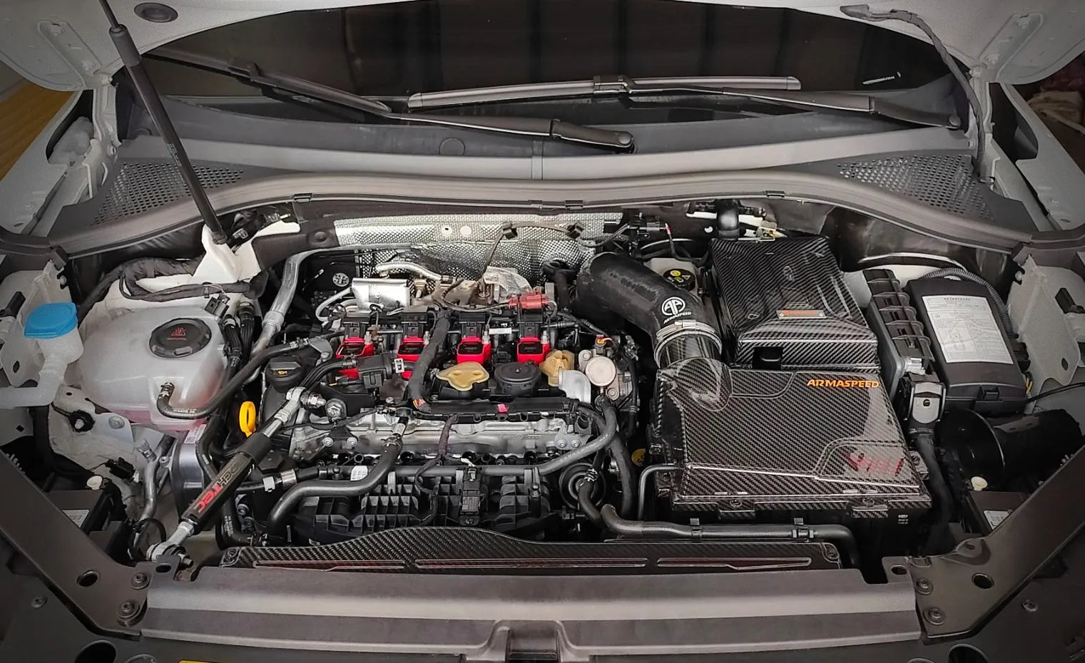 ARMASPEED Volkswagen Tiguan R / Tiguan MK2.5 | Carbon Fiber Battery Cover